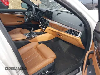 2018 BMW 5 Series 530i xDrive with VIN WBAJA7C58JWC76331, listed as a IAAI auction lot 41586204 with 86,578 mi miles. Bid and sale history available at carsss.com. Image 5.