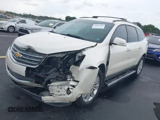 2015 Chevrolet Traverse LT z VIN 1GNKRGKD4FJ137234, wystawiony jako IAAI lot #42655806 z przebiegiem 60 871 mil mil oraz . Historia ofert i sprzedaży dostępna na DreamBid. Obrazek 17.