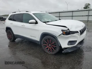 2019 Jeep Cherokee Latitude z VIN 1C4PJLCBXKD332002, wystawiony jako Copart lot #56652185 z przebiegiem 113 690 mil mil oraz Szkoda całkowita • Salvage title. Historia ofert i sprzedaży dostępna na DreamBid. Obrazek 4.