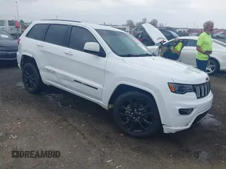 2020 Jeep Grand Cherokee Altitude z VIN 1C4RJFAG6LC206297, wystawiony jako IAAI lot #41707809 z przebiegiem 105 216 mil mil oraz . Historia ofert i sprzedaży dostępna na DreamBid. Obrazek 1.
