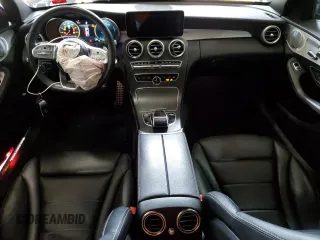 2019 Mercedes-Benz C 300 z VIN 55SWF8DB6KU283459, wystawiony jako Copart lot #50158515 z przebiegiem 73 245 mil mil oraz Szkoda całkowita • Salvage title. Historia ofert i sprzedaży dostępna na DreamBid. Obrazek 8.