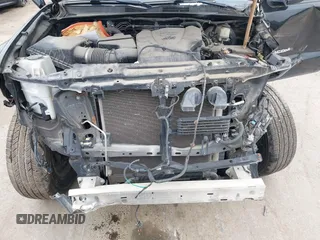 2017 Toyota Tacoma SR5 with VIN 5TFAZ5CN9HX043074, listed as a IAAI auction lot 41813109 with 137,335 mi miles and . Bid and sale history available at carsss.com. Image 10.