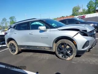 2020 Chevrolet Blazer RS z VIN 3GNKBERS0LS723324, wystawiony jako IAAI lot #42000068 z przebiegiem 59 433 mil mil oraz . Historia ofert i sprzedaży dostępna na DreamBid. Obrazek 13.