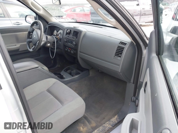 2006 Dodge Dakota ST with VIN 1D7HE28K56S636387, listed as a IAAI auction lot 41305723 with 104,821 mi miles and . Bid and sale history available at carsss.com. Image 5.