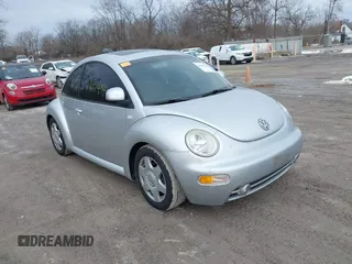 2000 Volkswagen Beetle GLX with VIN 3VWDD21C4YM426323, listed as a IAAI auction lot 41604949 with 146,556 mi miles and . Bid and sale history available at DreamBid. Image 1.
