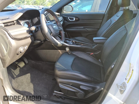 2024 Jeep Compass Trailhawk с VIN 3C4NJDDN4RT144702, выставлен на аукционе Copart как лот 64237135 с пробегом 27 520 миль миль и Чистый • Clean title. История ставок и продаж доступна на DreamBid. Изображение 7.