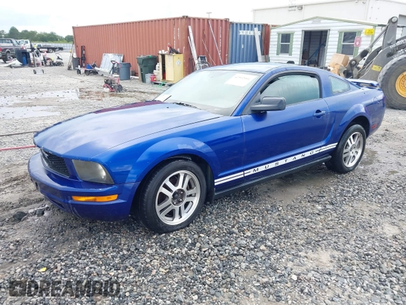 2005 Ford Mustang Deluxe with VIN 1ZVFT80N555143979, listed as a IAAI auction lot 42502001 with 201,721 mi miles and . Bid and sale history available at DreamBid. Image 2.