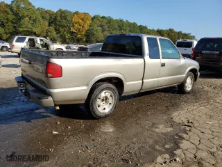2002 GMC Sonoma SLS with VIN 1GTCS19W028235152, listed as a Copart auction lot 77214224 with 186,339 mi miles and Salvage Title. Bid and sale history available at carsss.com. Image 3.
