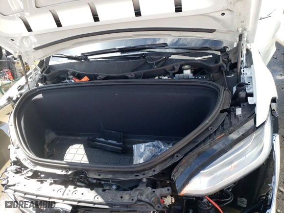 2018 Tesla Model X 75D with VIN 5YJXCAE23JF091452, listed as a Copart auction lot 43819833 with 57,592 mi miles. Bid and sale history available at carsss.com. Image 12.