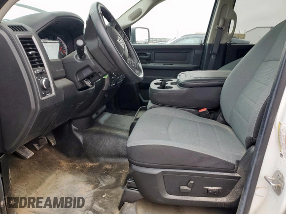 2022 Ram 1500 Tradesman z VIN 3C6RR7KG7NG375443, wystawiony jako Copart lot #45887735 z przebiegiem 2 301 mil mil oraz Szkoda całkowita • Salvage title. Historia ofert i sprzedaży dostępna na DreamBid. Obrazek 7.