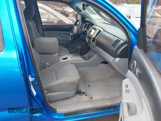 2009 Toyota Tacoma PreRunner with VIN 3TMJU62N89M086883, listed as a IAAI auction lot 41451470 with 226,002 mi miles. Bid and sale history available at carsss.com. Image 5.