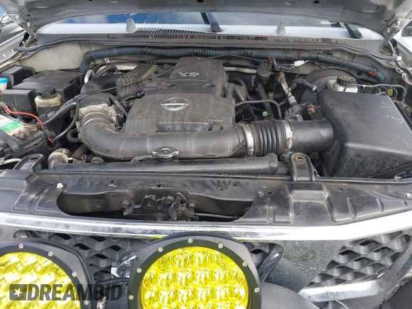 2005 Nissan Pathfinder SE z VIN 5N1AR18W35C790033, wystawiony jako IAAI lot #41949129 z przebiegiem 227 199 mil mil oraz . Historia ofert i sprzedaży dostępna na DreamBid. Obrazek 10.