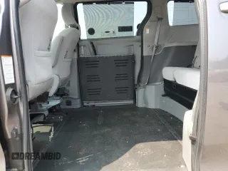 2020 Toyota Sienna LE Auto Access Seat с VIN 5TDKZ3DC4LS083406, выставлен на аукционе Copart как лот 59367425 с пробегом 28 420 миль миль и Списание • Salvage title. История ставок и продаж доступна на DreamBid. Изображение 11.