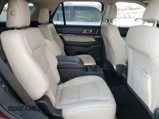 2019 Ford Explorer Platinum z VIN 1FM5K8HT2KGA21256, wystawiony jako Copart lot #45813805 z przebiegiem 84 165 mil mil oraz Nie do naprawy • Non repairable. Historia ofert i sprzedaży dostępna na DreamBid. Obrazek 11.