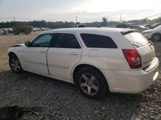 2008 Dodge Magnum SXT with VIN 2D4FV37V68H242364, listed as a Copart auction lot 67796624 with 232,497 mi miles and Salvage Title. Bid and sale history available at carsss.com. Image 2.
