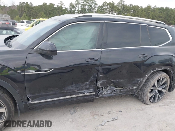 2024 Volkswagen Atlas SEL Premium R-Line with VIN 1V2FR2CA2RC574836, listed as a IAAI auction lot 41663458 with 15,527 mi miles and . Bid and sale history available at DreamBid. Image 6.