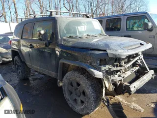 2010 Toyota FJ Cruiser with VIN JTEBU4BF0AK076115, listed as a IAAI auction lot 41422416 with 98,107 mi miles. Bid and sale history available at carsss.com. Image 1.