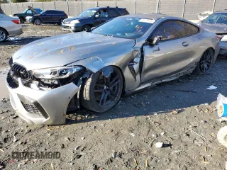2020 BMW M8 z VIN WBSAE0C05LCD46660, wystawiony jako Copart lot #84676424 z przebiegiem 48 569 mil mil oraz Szkoda całkowita • Salvage title. Historia ofert i sprzedaży dostępna na DreamBid. Obrazek 1.
