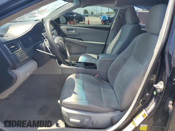 2017 Toyota Camry XLE z VIN 4T1BF1FK1HU781648, wystawiony jako Copart lot #57141715 z przebiegiem 70 437 mil mil oraz Szkoda całkowita • Salvage title. Historia ofert i sprzedaży dostępna na DreamBid. Obrazek 7.