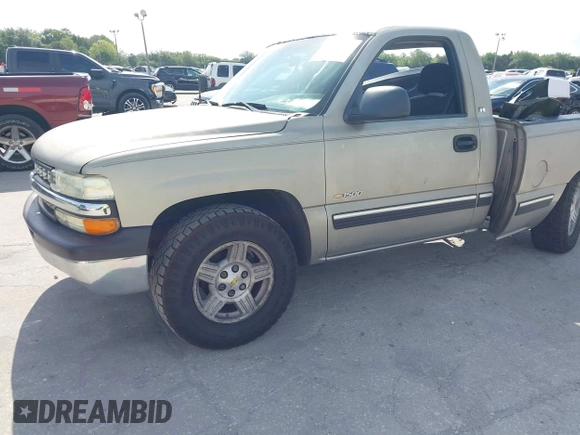 2002 Chevrolet Silverado 1500 with VIN 1GCEC14W12Z347272, listed as a IAAI auction lot 42080486 with 318,858 mi miles. Bid and sale history available at carsss.com. Image 18.