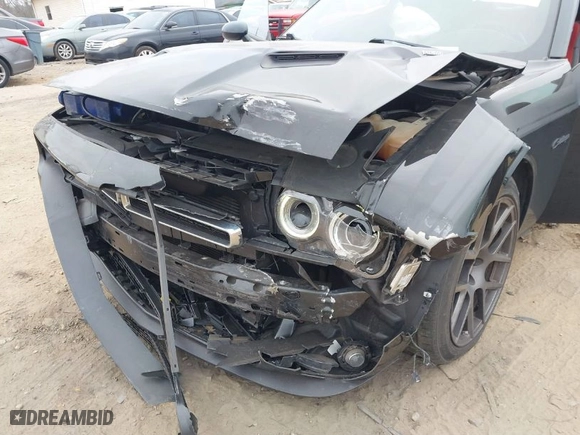 2016 Dodge Challenger R/T with VIN 2C3CDZBT1GH101121, listed as a IAAI auction lot 41441353 with 55,028 mi miles. Bid and sale history available at carsss.com. Image 6.