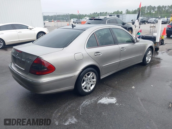 2007 Mercedes-Benz E 320 with VIN WDBUF22X17B033107, listed as a IAAI auction lot 42088387 with 299,938 mi miles and . Bid and sale history available at DreamBid. Image 4.