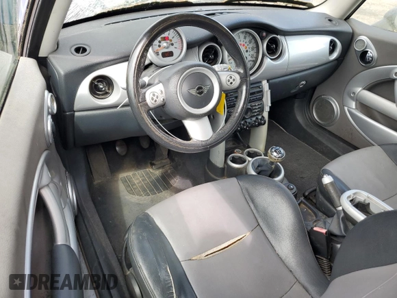 2006 MINI Hardtop с VIN WMWRC33586TK70945, выставлен на аукционе Copart как лот 57802225 с пробегом 131 581 миль миль и Чистый • Clean title. История ставок и продаж доступна на DreamBid. Изображение 8.