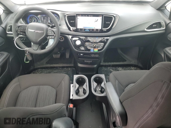 2024 Chrysler Pacifica Touring with VIN 2C4RC1FG7RR102178, listed as a Copart auction lot 88112085 with 2,767 mi miles and Clean title. Bid and sale history available at DreamBid. Image 8.