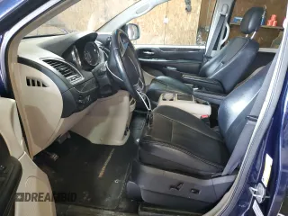 2013 Chrysler Town & Country Touring z VIN 2C4RC1BG6DR819136, wystawiony jako Copart lot #57430235 z przebiegiem 174 976 mil mil oraz Szkoda całkowita • Salvage title. Historia ofert i sprzedaży dostępna na DreamBid. Obrazek 7.
