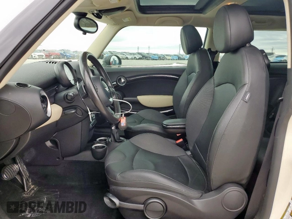 2011 MINI Hardtop S with VIN WMWSV3C53BTY15519, listed as a Copart auction lot 50960105 with 117,612 mi miles and Clean Title. Bid and sale history available at DreamBid. Image 7.