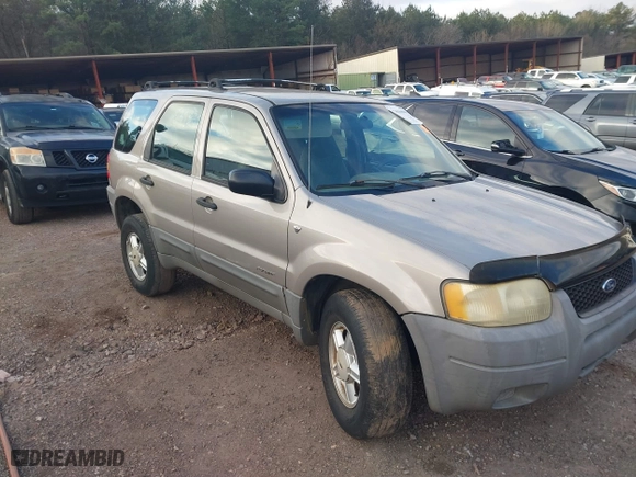 2001 Ford Escape XLS with VIN 1FMYU01141KA46852, listed as a IAAI auction lot 41616606 with 225,752 mi miles. Bid and sale history available at carsss.com. Image 1.