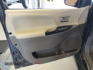 2020 Toyota Sienna LE с VIN 5TDJZ3DC0LS251165, выставлен на аукционе IAAI как лот 42619736 с пробегом 48 223 миль миль и . История ставок и продаж доступна на DreamBid. Изображение 18.