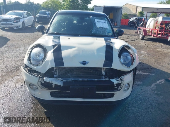 2019 MINI Hardtop 4 Door Cooper with VIN WMWXU1C5XK2J02832, listed as a IAAI auction lot 42525235 with 68,296 mi miles and . Bid and sale history available at DreamBid. Image 6.