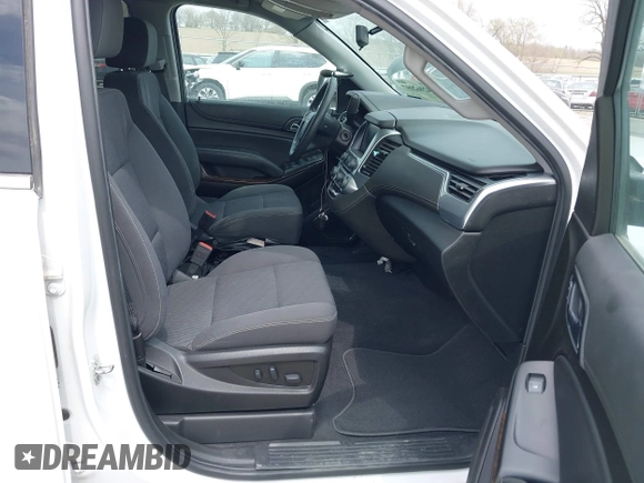 2020 Chevrolet Tahoe Commercial z VIN 1GNSKDEC9LR260983, wystawiony jako IAAI lot #42062097 z przebiegiem 124 911 mil mil oraz . Historia ofert i sprzedaży dostępna na DreamBid. Obrazek 5.