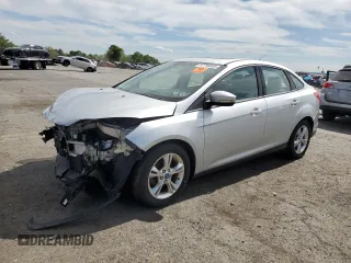 2013 Ford Focus SE z VIN 1FADP3F24DL193495, wystawiony jako Copart lot #57796005 z przebiegiem 178 621 mil mil oraz Tytuł czysty. Historia ofert i sprzedaży dostępna na DreamBid. Obrazek 1.