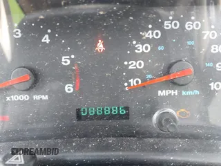 2004 Jeep Wrangler Sahara z VIN 1J4FA59S44P704878, wystawiony jako IAAI lot #42226255 z przebiegiem 88 886 mil mil oraz . Historia ofert i sprzedaży dostępna na DreamBid. Obrazek 16.