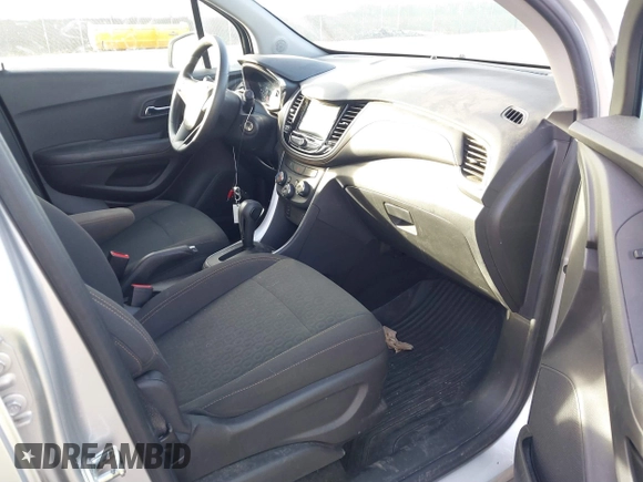 2018 Chevrolet Trax LS with VIN KL7CJNSB8JB607739, listed as a IAAI auction lot 41679761 with 58,123 mi miles and . Bid and sale history available at carsss.com. Image 5.
