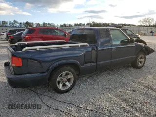 2001 GMC Sonoma SLS w/1SF Pkg with VIN 1GTCS195618199683, listed as a Copart auction lot 85921454 with 186,996 mi miles and Salvage Title. Bid and sale history available at carsss.com. Image 3.