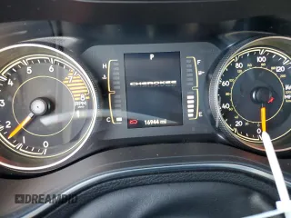 2020 Jeep Cherokee Altitude with VIN 1C4PJMLX7LD603990, listed as a Copart auction lot 88444445 with 16,944 mi miles and Salvage Title. Bid and sale history available at carsss.com. Image 9.