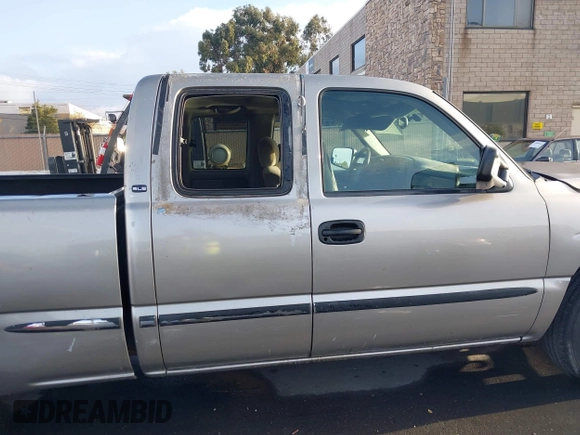 2000 GMC Sierra 1500 SLT with VIN 1GTEC19T6YZ167647, listed as a IAAI auction lot 41097210 with Not Provided miles and . Bid and sale history available at carsss.com. Image 12.