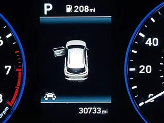 2019 Hyundai Kona Ultimate with VIN KM8K5CA57KU325421, listed as a IAAI auction lot 41369897 with 30,733 mi miles. Bid and sale history available at carsss.com. Image 16.