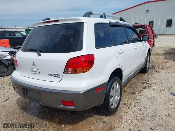 2004 Mitsubishi Outlander LS with VIN JA4LZ31F04U060022, listed as a IAAI auction lot 41775408 with 83,515 mi miles. Bid and sale history available at carsss.com. Image 4.