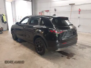 2024 Honda HR-V Sport z VIN 3CZRZ2H54RM774085, wystawiony jako IAAI lot #42181961 z przebiegiem 17 136 mil mil oraz . Historia ofert i sprzedaży dostępna na DreamBid. Obrazek 3.