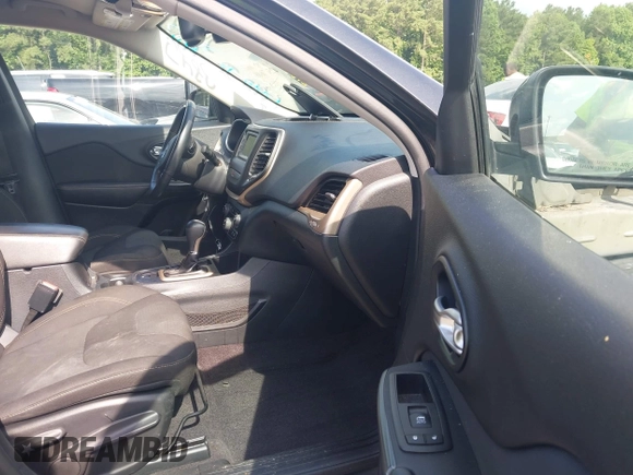 2016 Jeep Cherokee Latitude с VIN 1C4PJLCB4GW287540, выставлен на аукционе IAAI как лот 42517646 с пробегом 154 501 миль миль и . История ставок и продаж доступна на DreamBid. Изображение 5.