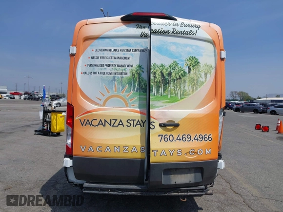 2020 Ford Transit z VIN 1FTYE1C89LKB18309, wystawiony jako IAAI lot #42086954 z przebiegiem 44 937 mil mil oraz . Historia ofert i sprzedaży dostępna na DreamBid. Obrazek 6.