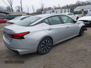 2020 Nissan Altima S with VIN 1N4BL4BV3LC135899, listed as a IAAI auction lot 41525809 with 107,246 mi miles and . Bid and sale history available at DreamBid. Image 4.