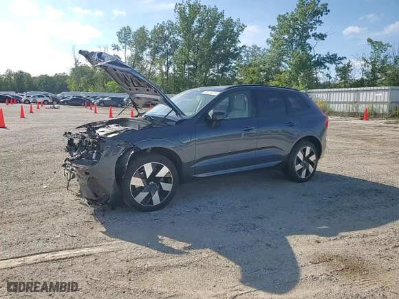 2024 Volvo XC60 Recharge Plug-In Hybrid Ultimate Dark Theme with VIN YV4H60DM6R1813569, listed as a Copart auction lot 68314074 with 8,841 mi miles and Salvage Title. Bid and sale history available at carsss.com. Image 11.