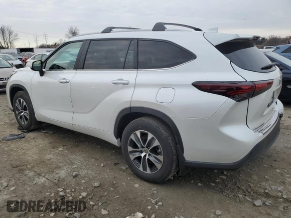 2024 Toyota Highlander LE z VIN 5TDKDRBH2RS542778, wystawiony jako Copart lot #45552575 z przebiegiem 16 554 mil mil oraz Szkoda całkowita • Salvage title. Historia ofert i sprzedaży dostępna na DreamBid. Obrazek 2.
