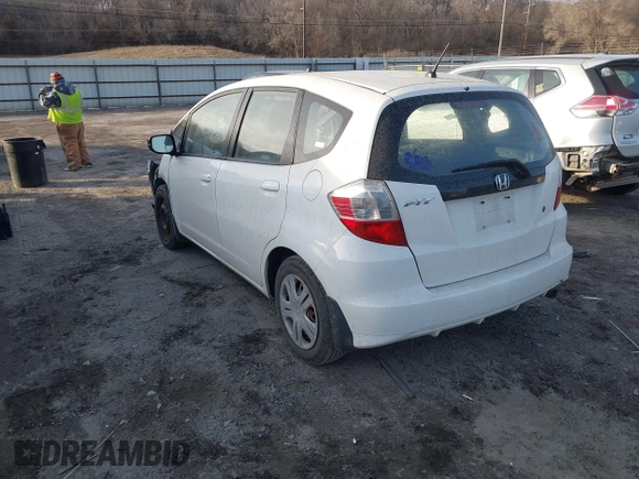 2009 Honda Fit z VIN JHMGE88249S067463, wystawiony jako IAAI lot #41354698 z przebiegiem 153 402 mil mil oraz . Historia ofert i sprzedaży dostępna na DreamBid. Obrazek 3.
