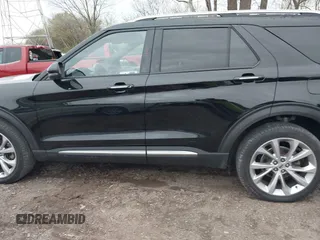 2022 Ford Explorer Platinum z VIN 1FM5K8HC6NGA72795, wystawiony jako IAAI lot #41955734 z przebiegiem 41 373 mil mil oraz . Historia ofert i sprzedaży dostępna na DreamBid. Obrazek 15.